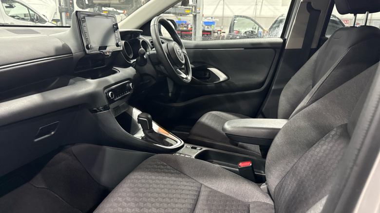 Toyota Yaris 1.5 Hybrid Design 5dr CVT Hybrid Hatchback